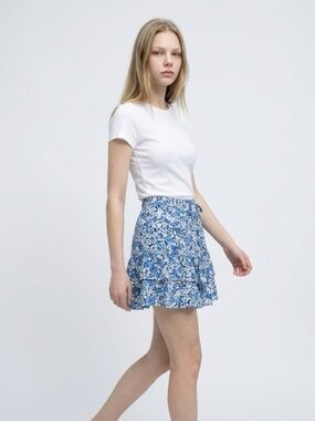 Zara Floral Dressy Short